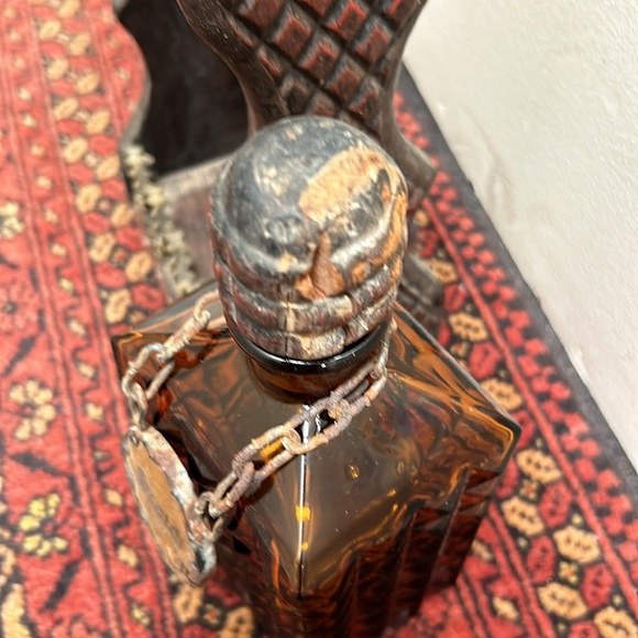 Vintage 60s MCM Amber Glass Decanter in Carved Wood Caddy Made in Spain - Picture 6 of 7